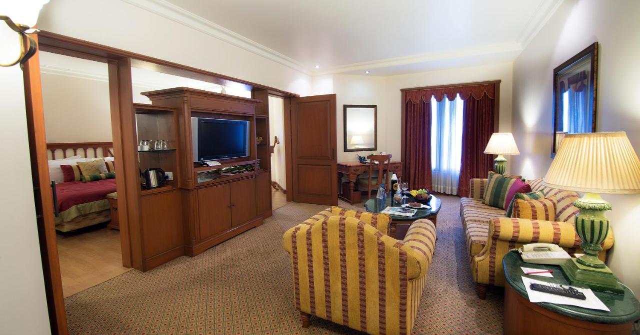 The Orchid Hotel Mumbai Vile Parle Екстер'єр фото A suite at the Taj Mahal Palace, Mumbai