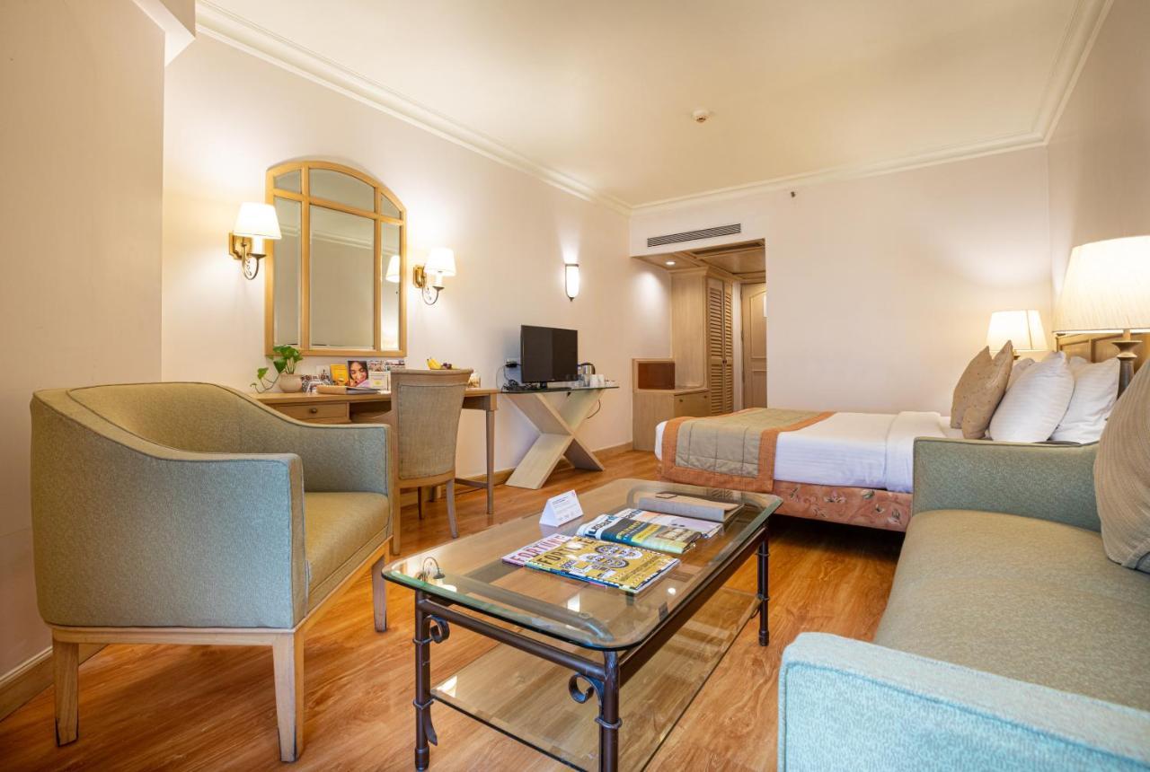 The Orchid Hotel Mumbai Vile Parle Екстер'єр фото A room at the hotel