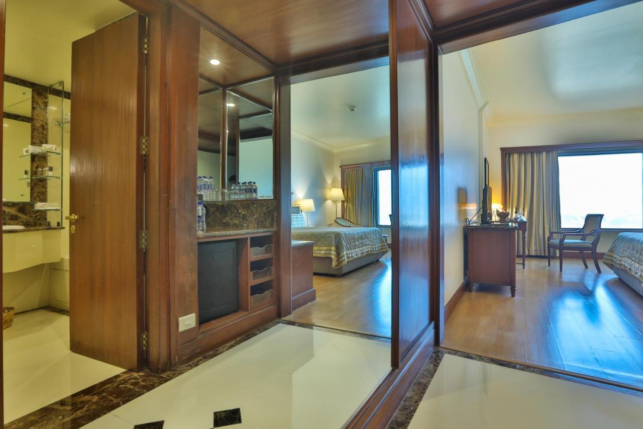 The Orchid Hotel Mumbai Vile Parle Екстер'єр фото A suite at the Taj Bengal